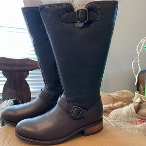 * NEW* Ugg tall brown leather Chancery boots size 9.5
